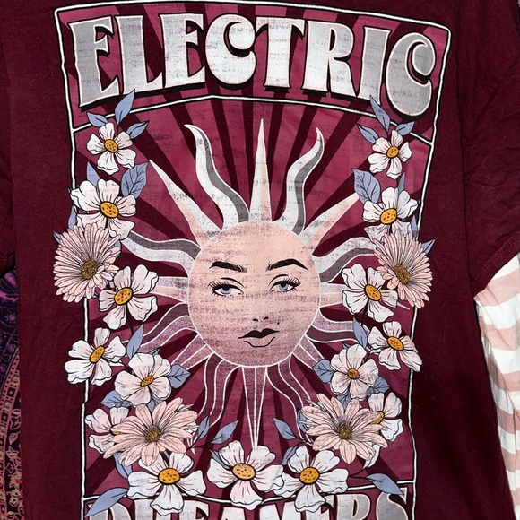 Stitch & Pine Maroon Top with Striped Sleeves - Picture 4 of 4